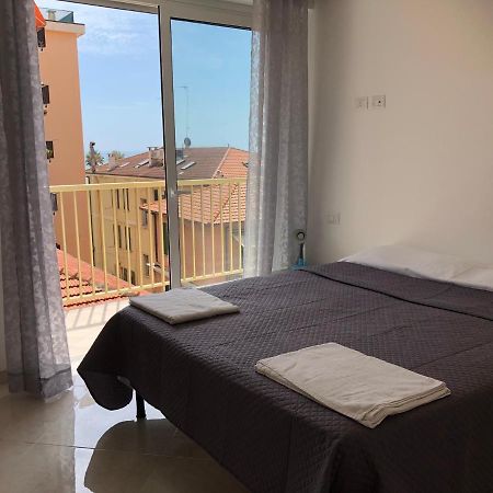 Casa Di Gio' Leilighet Ventimiglia Eksteriør bilde