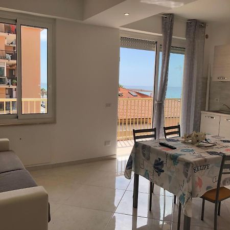 Casa Di Gio' Leilighet Ventimiglia Eksteriør bilde