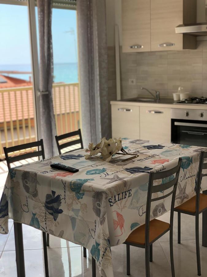 Casa Di Gio' Leilighet Ventimiglia Eksteriør bilde