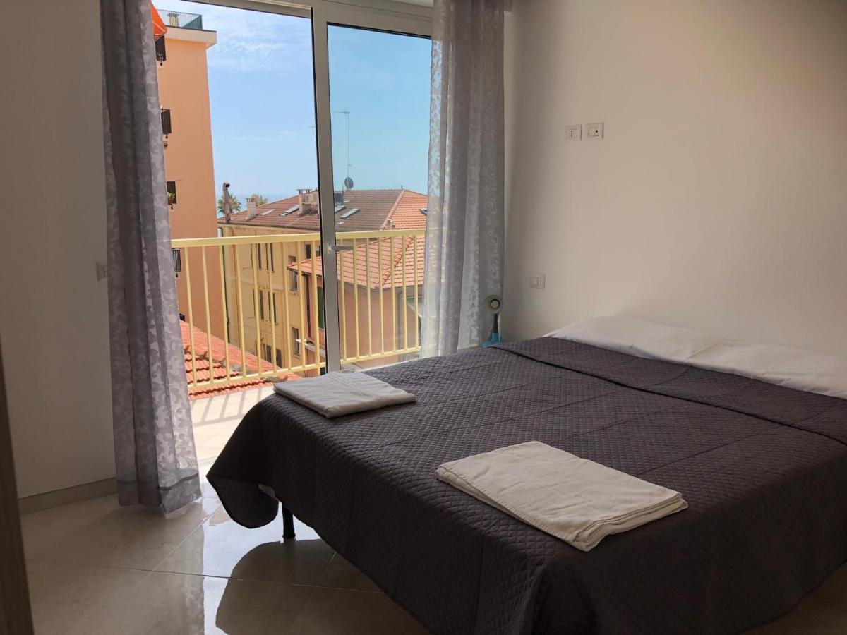 Casa Di Gio' Leilighet Ventimiglia Eksteriør bilde