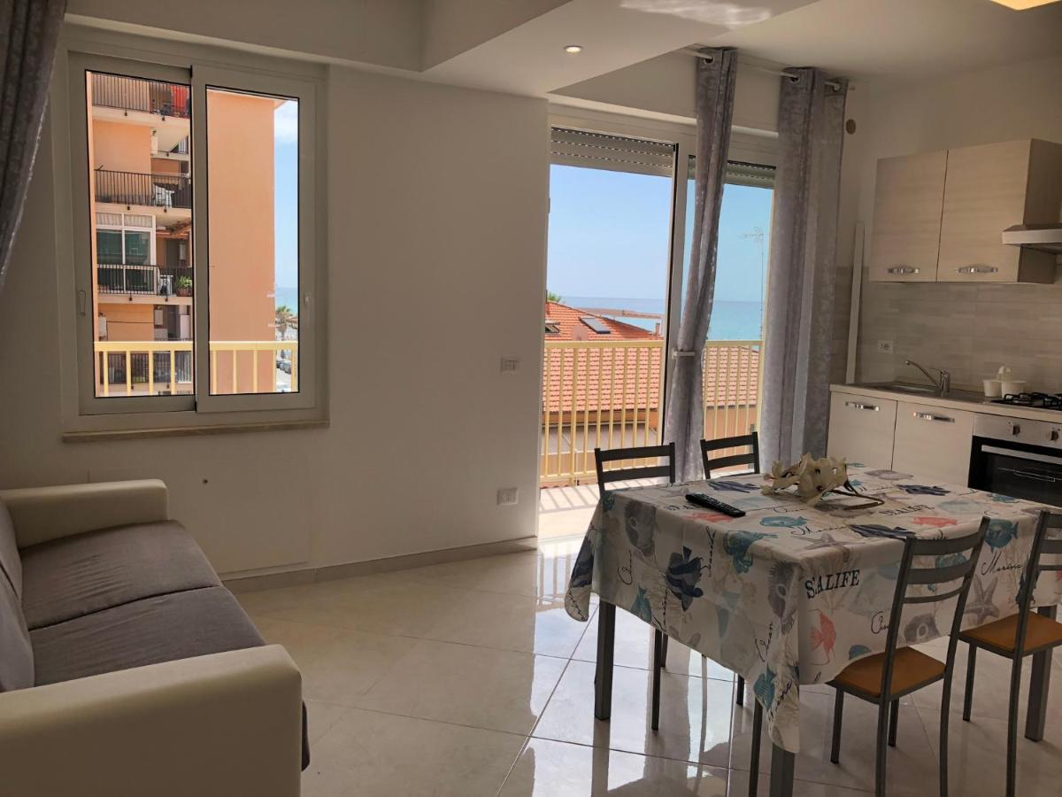 Casa Di Gio' Leilighet Ventimiglia Eksteriør bilde